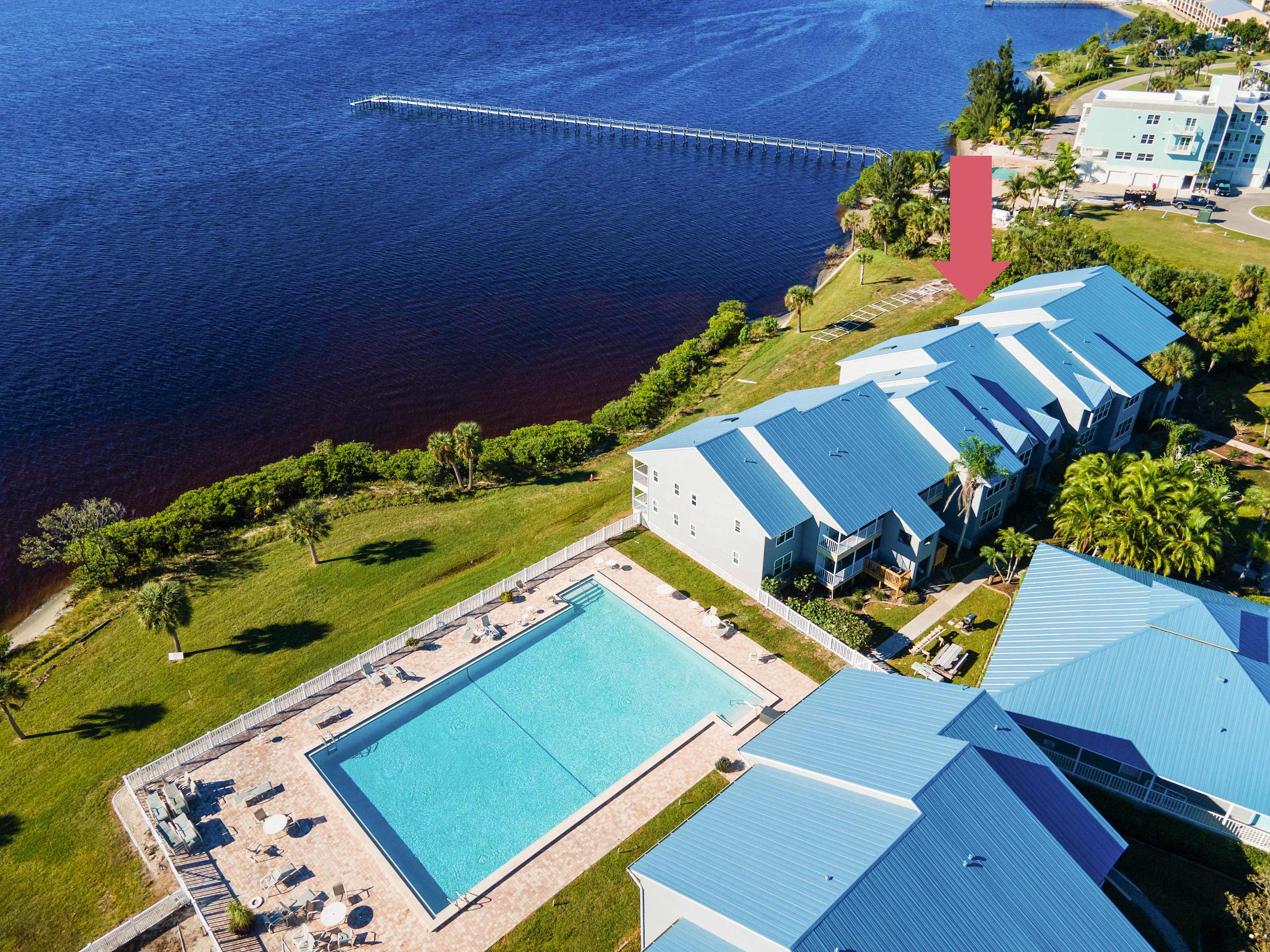 Cute Waterfront Condo, Water Views, Heated Pool