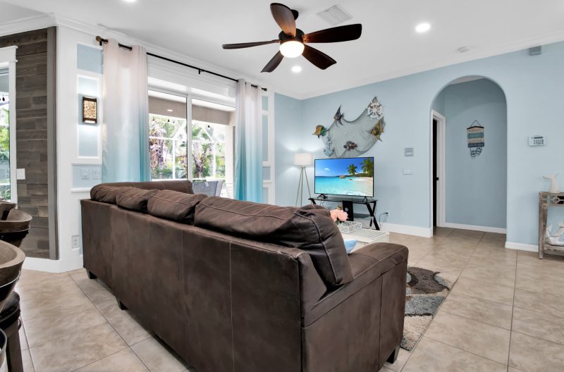 Stylish & Bright, Mins to Downtown, Pool, Parking 5