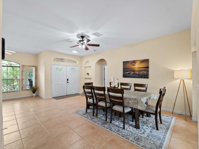 Tranquil & Spacious Family Retreat, Swimming Pool! 4