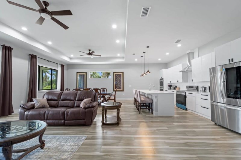Tranquil location Close to Beaches Lake Front